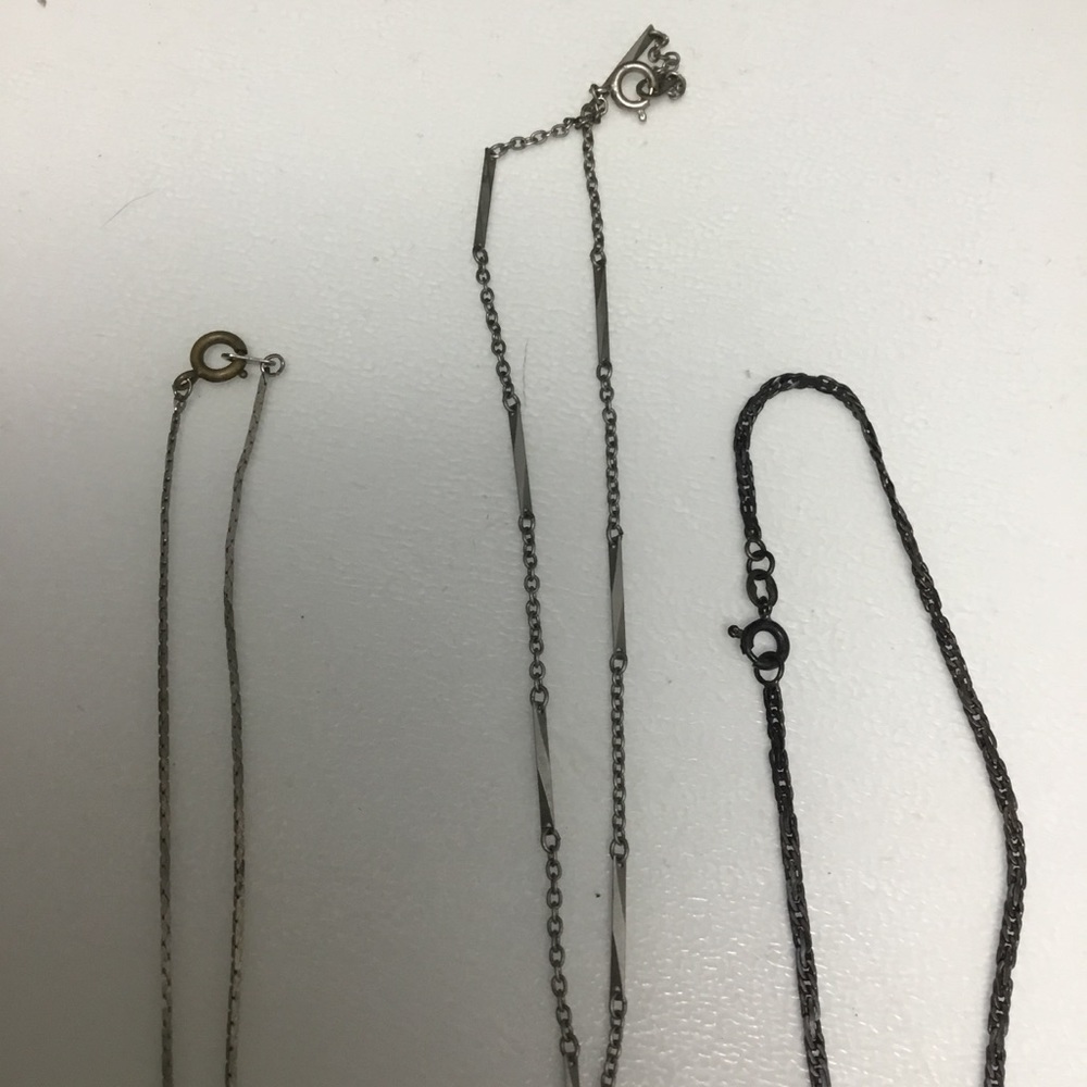 3 Necklaces bundle - Picture 2 of 7